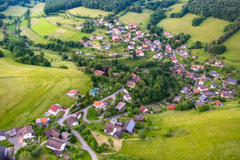 Quartier Brombach in Eberbach dans le département Bade-Wurtemberg, Allemagne du point de vue du drone