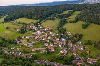 Vue d'oiseau de Quartier Brombach in Eberbach dans le département Bade-Wurtemberg, Allemagne