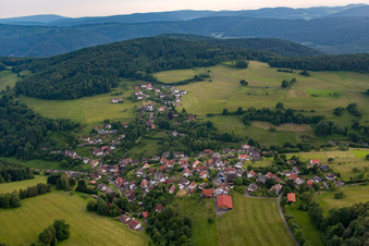Enregistrement par drone de Quartier Brombach in Eberbach dans le département Bade-Wurtemberg, Allemagne