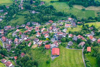 Quartier Brombach in Eberbach dans le département Bade-Wurtemberg, Allemagne du point de vue du drone