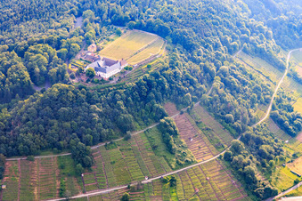 Vue aérienne de Monastère franciscain d'Engelberg à Großheubach dans le département Bavière, Allemagne
