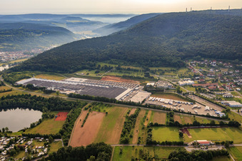 Vue aérienne de Rauch Furniture Works GmbH à Freudenberg dans le département Bade-Wurtemberg, Allemagne