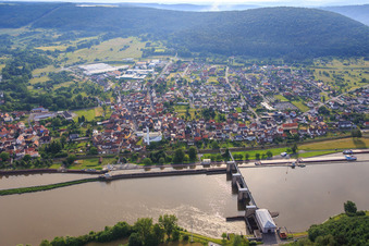 Vue aérienne de Centrale hydroélectrique Faulbach et écluse principale Faulbach à Faulbach dans le département Bavière, Allemagne