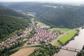 Photographie aérienne de Les rives du Main à Hasloch dans le département Bavière, Allemagne