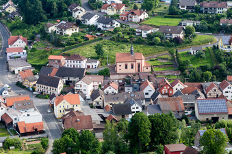 Vue aérienne de Saint Jean en Wüstenzell à le quartier Wüstenzell in Holzkirchen dans le département Bavière, Allemagne