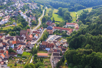 Photographie aérienne de Benediktushof - Centre de méditation et de pleine conscience, séminaires et centres de conférences GmbH à Holzkirchen dans le département Bavière, Allemagne