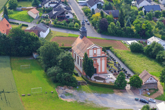 Vue aérienne de Saint Michel à Holzkirchen dans le département Bavière, Allemagne
