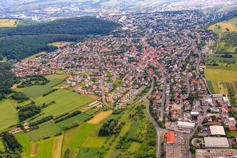 Vue aérienne de Heidelberger Straße à Höchberg dans le département Bavière, Allemagne