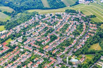 Vue aérienne de St. Alfons et Hans-Löffler-Straße avec l'église de la Résurrection à le quartier Frauenland in Würzburg dans le département Bavière, Allemagne