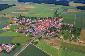 Vue aérienne de Sainte Marguerite à Großbardorf dans le département Bavière, Allemagne