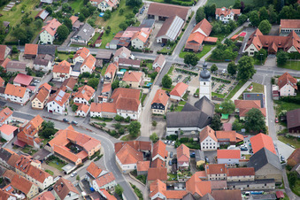 Photographie aérienne de Champs agricoles et terres agricoles à Großbardorf dans le département Bavière, Allemagne