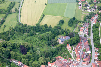 Vue aérienne de Château Waltershausen à le quartier Waltershausen in Saal an der Saale dans le département Bavière, Allemagne