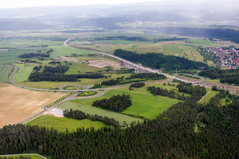 Vue aérienne de Sortie d'autoroute Meiningen Nord et accès au BAB A71 à Rohr dans le département Thuringe, Allemagne