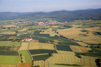 Quartier Rechtenbach in Schweigen-Rechtenbach dans le département Rhénanie-Palatinat, Allemagne d'en haut