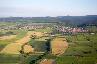 Quartier Rechtenbach in Schweigen-Rechtenbach dans le département Rhénanie-Palatinat, Allemagne vue d'en haut