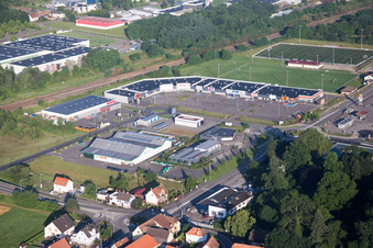 Vue aérienne de Action Wissembourg à le quartier Altenstadt in Wissembourg dans le département Bas Rhin, France