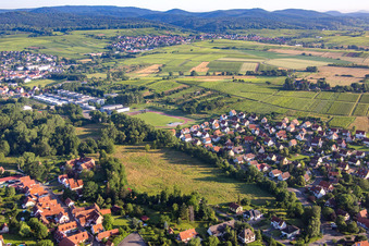 Vue aérienne de Quartier Altenstadt in Wissembourg dans le département Bas Rhin, France