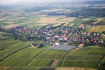 Vue oblique de Oberhoffen-lès-Wissembourg dans le département Bas Rhin, France