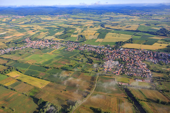 Vue aérienne de Vue du village de Viehstrich depuis le sud à Steinfeld dans le département Rhénanie-Palatinat, Allemagne