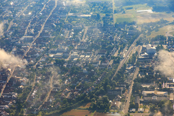 Vue aérienne de Au centre ville sous les nuages à Kandel dans le département Rhénanie-Palatinat, Allemagne