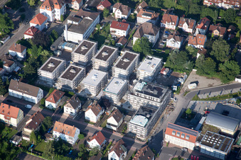 Au centre-ville" Nouveau bâtiment de RiBa GmbH entre Bismarck- et Gartenstr. à Kandel dans le département Rhénanie-Palatinat, Allemagne depuis l'avion