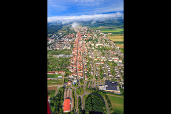 Vue aérienne de Rheinstr (B427) depuis l'est à Kandel dans le département Rhénanie-Palatinat, Allemagne