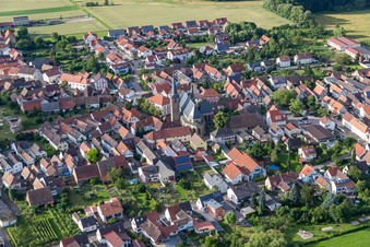 Vue aérienne de Quartier Geinsheim in Neustadt an der Weinstraße dans le département Rhénanie-Palatinat, Allemagne