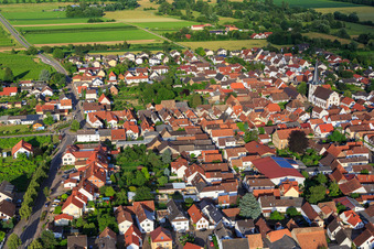 Vue aérienne de Schafstr à Venningen dans le département Rhénanie-Palatinat, Allemagne