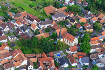 Vue oblique de Église à Barbelroth dans le département Rhénanie-Palatinat, Allemagne