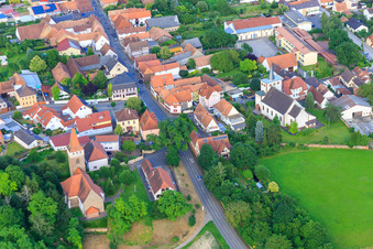 Photographie aérienne de Église protestante et catholique à Minfeld dans le département Rhénanie-Palatinat, Allemagne