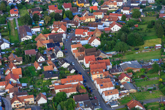 Vue aérienne de Eichstraße vue de l'ouest à Minfeld dans le département Rhénanie-Palatinat, Allemagne