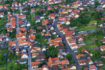 Vue aérienne de Eichstraße depuis l'est à Minfeld dans le département Rhénanie-Palatinat, Allemagne