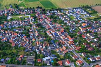 Vue aérienne de Rue de la maternelle à Minfeld dans le département Rhénanie-Palatinat, Allemagne
