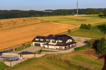 Vue aérienne de Villa am Kellerberg à Mamming dans le département Bavière, Allemagne