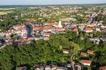 Vue aérienne de Quartier de Bach à le quartier Zanklau in Landau an der Isar dans le département Bavière, Allemagne