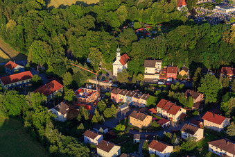 Vue aérienne de Église de pèlerinage Maria im Steinfels à Landau an der Isar dans le département Bavière, Allemagne