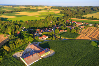Vue aérienne de Quartier des polders à le quartier Zeholfing in Landau an der Isar dans le département Bavière, Allemagne