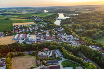 Vue aérienne de Quartier Ettling in Wallersdorf dans le département Bavière, Allemagne