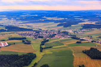 Vue aérienne de Vue du village depuis le nord-ouest à Malgersdorf dans le département Bavière, Allemagne