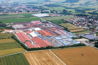 Vue aérienne de Locaux de l'usine Moeding Keramikfassaden GmbH à Marklkofen dans le département Bavière, Allemagne