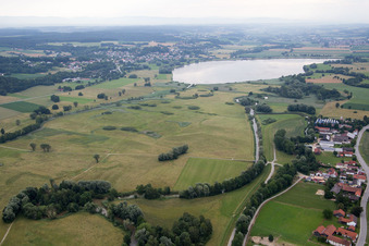 Vue aérienne de Réservoir de Vilstalsee Steimberg à Marklkofen dans le département Bavière, Allemagne