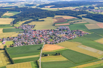 Vue aérienne de Quartier Dornwang in Moosthenning dans le département Bavière, Allemagne
