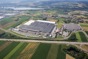 Photographie aérienne de Locaux de l'usine BMW à le quartier Höfen in Dingolfing dans le département Bavière, Allemagne