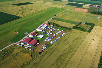 Aéroport Dingolfing à le quartier Höll in Dingolfing dans le département Bavière, Allemagne d'en haut