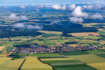 Vue aérienne de Quartier Sallach in Geiselhöring dans le département Bavière, Allemagne