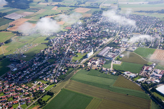 Photographie aérienne de Sous les nuages à Geiselhöring dans le département Bavière, Allemagne