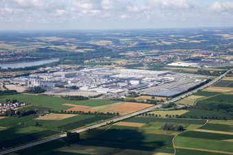 Locaux de l'usine BMW à le quartier Höfen in Dingolfing dans le département Bavière, Allemagne hors des airs