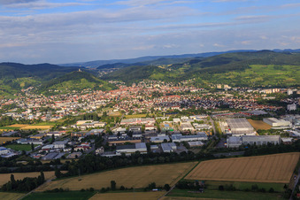 Vue aérienne de Zone industrielle de la Tiergartenstraße avec METRO GASTRO Heppenheim et l'usine Unilever Deutschland GmbH Heppenheim à Heppenheim dans le département Hesse, Allemagne