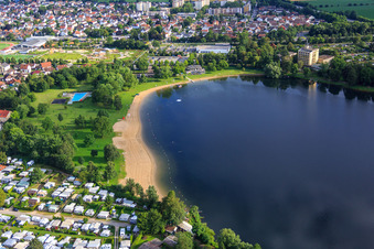 Vue aérienne de Piscine extérieure Wiesensee à Hemsbach dans le département Bade-Wurtemberg, Allemagne