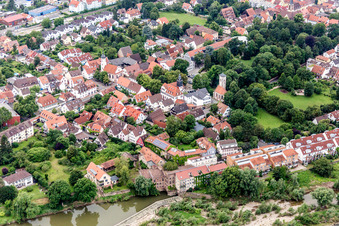 Vue aérienne de Zones riveraines du Neckar en Wieblingen à le quartier Wieblingen in Heidelberg dans le département Bade-Wurtemberg, Allemagne